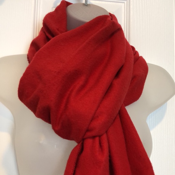 Goshmink  V. FRAAS Elegant Red Shawl, Wrap w/trendy fringe trim. Made in Germany - Picture 5 of 9